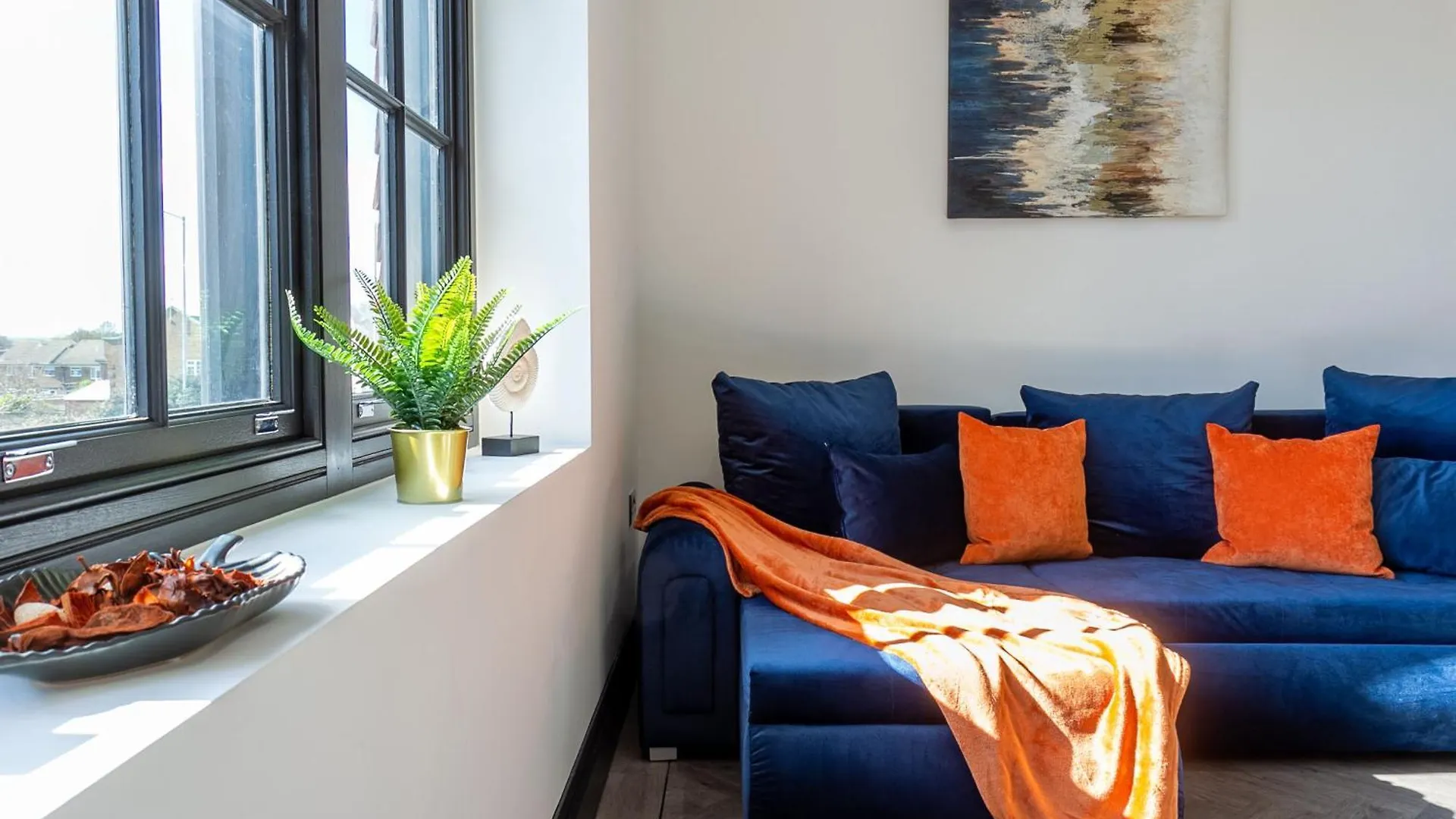 5 Beds 2 Bath City Apartment On Street Parking - Rose Platinum Properties Brighton 0*,  United Kingdom